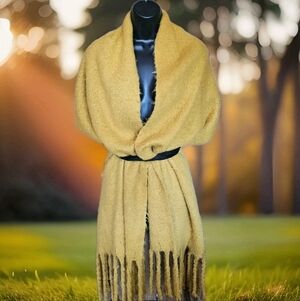 Large Gold Scarf Fuzzy Blanket Wrap 19"×78" w/ Additional 7" Fringe EUC READ